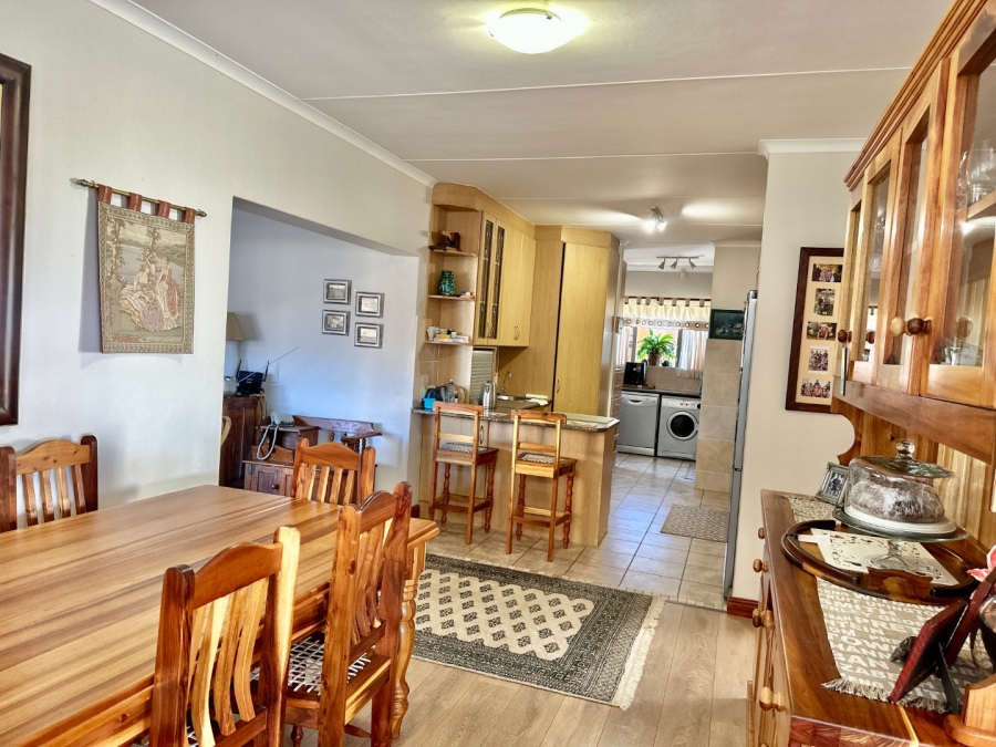 4 Bedroom Property for Sale in Fraaiuitsig Western Cape